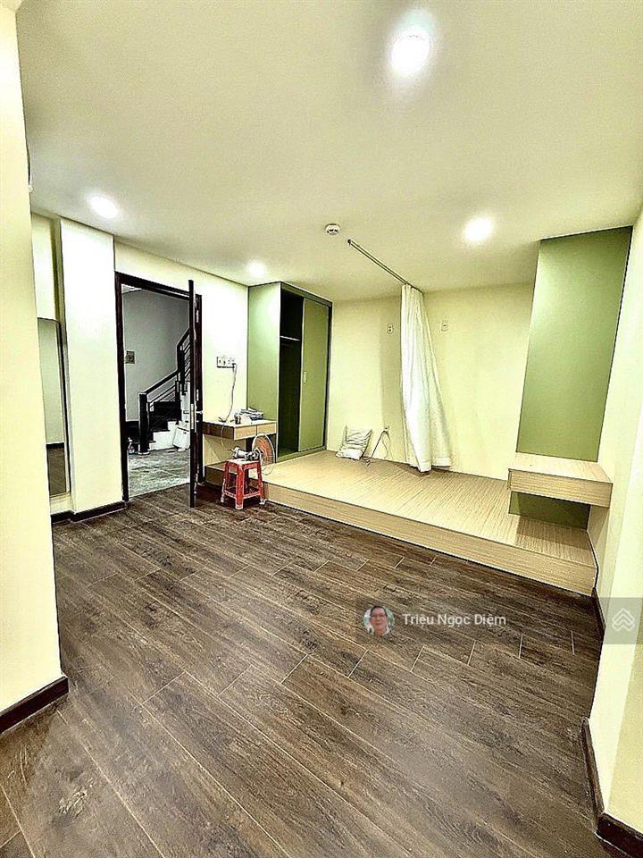 Giảm 2tỷ còn 15.5 tỷ chdv 15 phòng thu nhập 120tr/th . 90m2. 6 tầng thang máy xô viết nghệ tĩnh p21