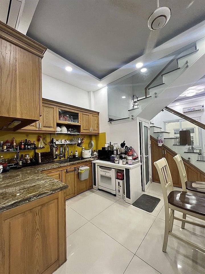 Siêu phẩm điện biên phủ p17 bình thạnh hẻm xe hơi 95m2 3 tầng giá 16.5 tỷ sát quận 1 .