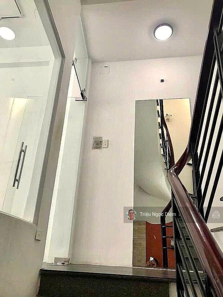 Giảm 500 triệu còn 18.5 tỷ nhà 4 tầng hxh kinh doanh điện biên phủ sát q1. 90m2. 8pn