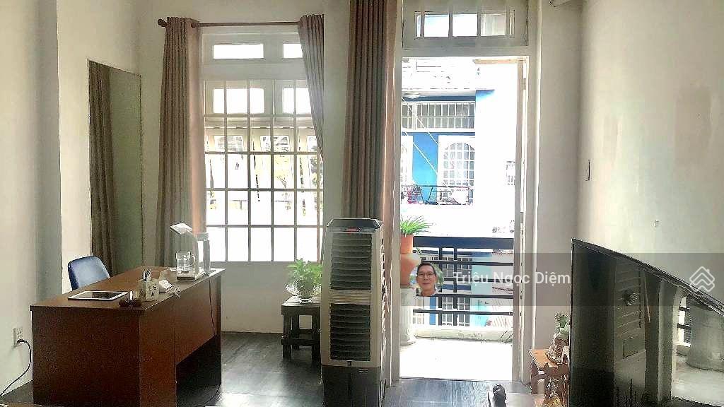 Giảm 500 triệu còn 18.5 tỷ nhà 4 tầng hxh kinh doanh điện biên phủ sát q1. 90m2. 8pn