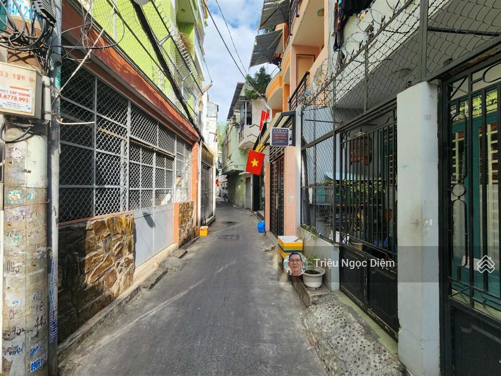 Chủ giảm mạnh giá chỉ 10.5 tỷ nhà mới 5 tầng btct full nội thất tt phú nhuận .