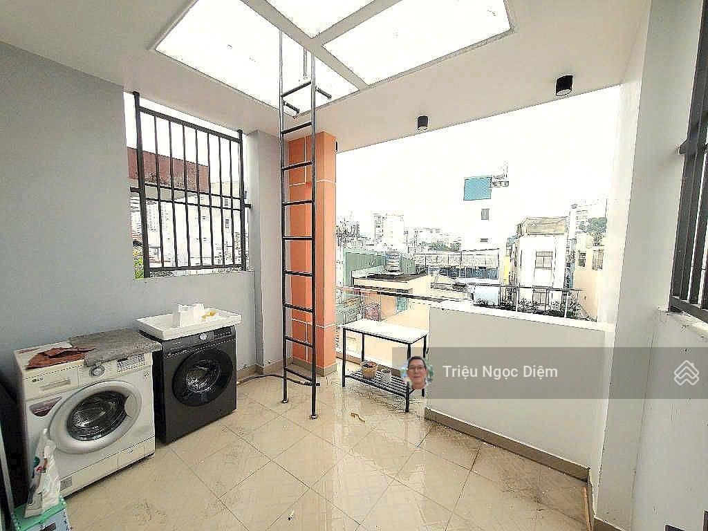 Chủ giảm mạnh giá chỉ 10.5 tỷ nhà mới 5 tầng btct full nội thất tt phú nhuận .