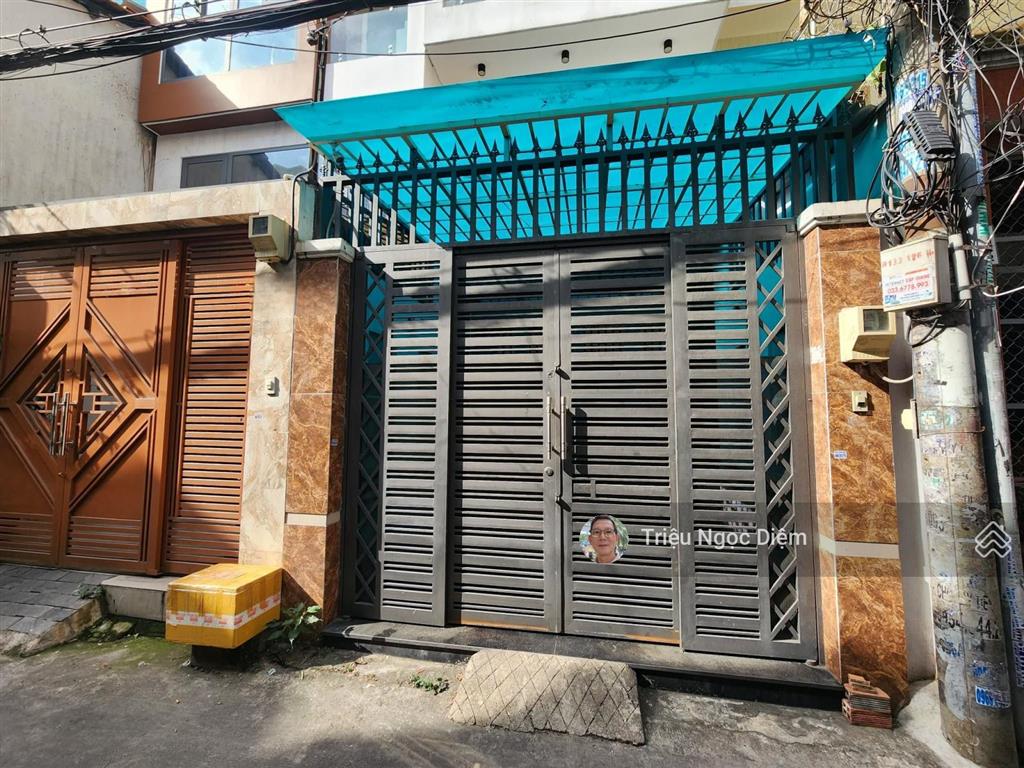 Chủ giảm mạnh giá chỉ 10.5 tỷ nhà mới 5 tầng btct full nội thất tt phú nhuận .