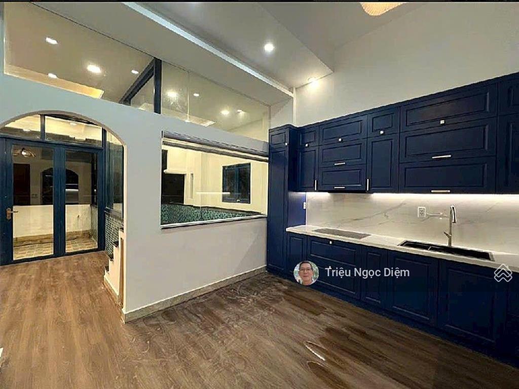 Gấp bán chỉ 16.5 tỷ nhà đẹp mặt tiền trần hữu trang nguyễn văn trỗi 72m2 4 tầng hầm thang máy