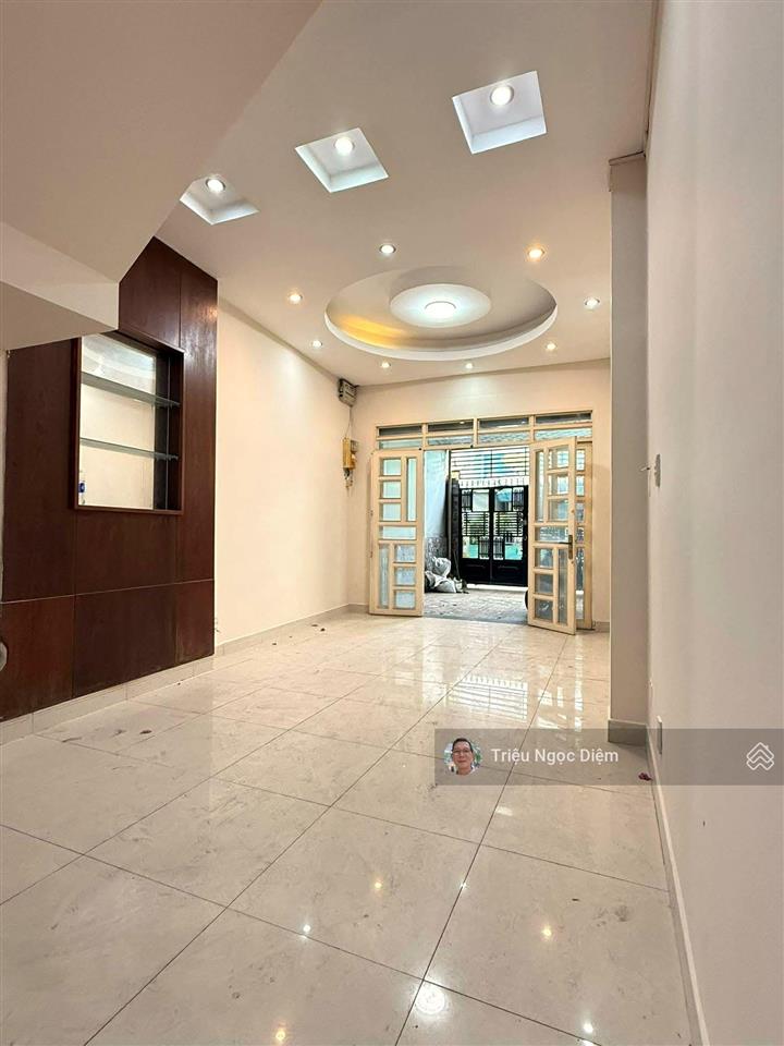 Giá mới 8.9 tỷ mặt tiền 4 tầng khu vip bình thạnh kinh doanh đỉnh chỉ 115 triệu/1m2 .