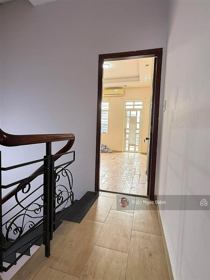 Giá mới 8.9 tỷ mặt tiền 4 tầng khu vip bình thạnh kinh doanh đỉnh chỉ 115 triệu/1m2 .