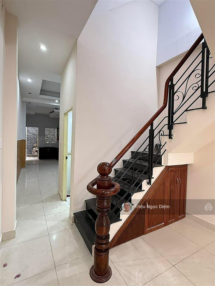 Giá mới 8.9 tỷ mặt tiền 4 tầng khu vip bình thạnh kinh doanh đỉnh chỉ 115 triệu/1m2 .