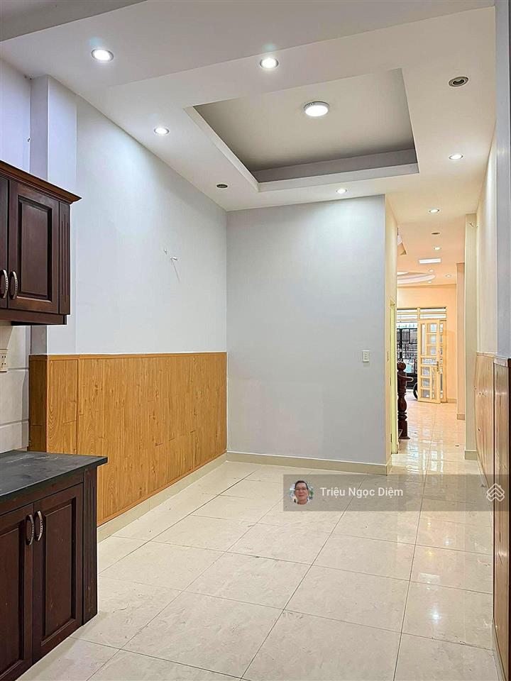 Giá mới 8.9 tỷ mặt tiền 4 tầng khu vip bình thạnh kinh doanh đỉnh chỉ 115 triệu/1m2 .