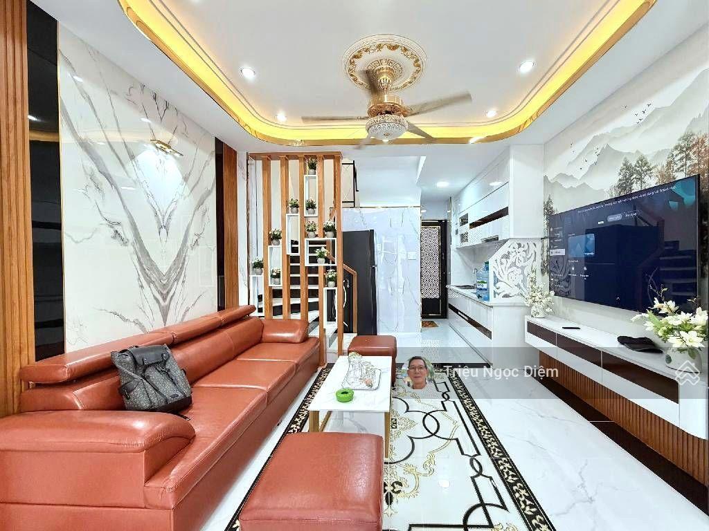 Nhà mới đẹp 5 tầng full nội thất cao cấp tiềm năng ra mặt tiền trần quang diệu q3 cho thuê 30tr/th