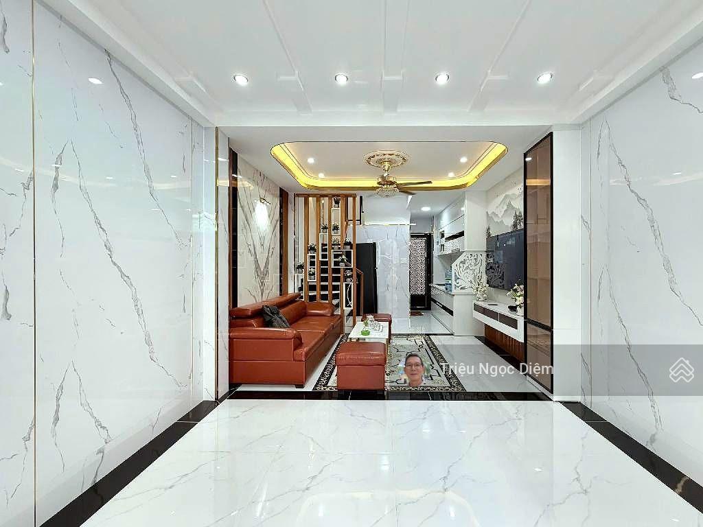 Nhà mới đẹp 5 tầng full nội thất cao cấp tiềm năng ra mặt tiền trần quang diệu q3 cho thuê 30tr/th