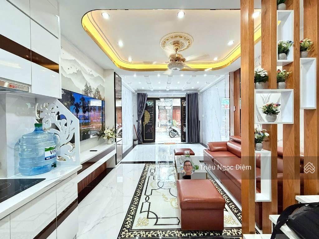 Nhà mới đẹp 5 tầng full nội thất cao cấp tiềm năng ra mặt tiền trần quang diệu q3 cho thuê 30tr/th