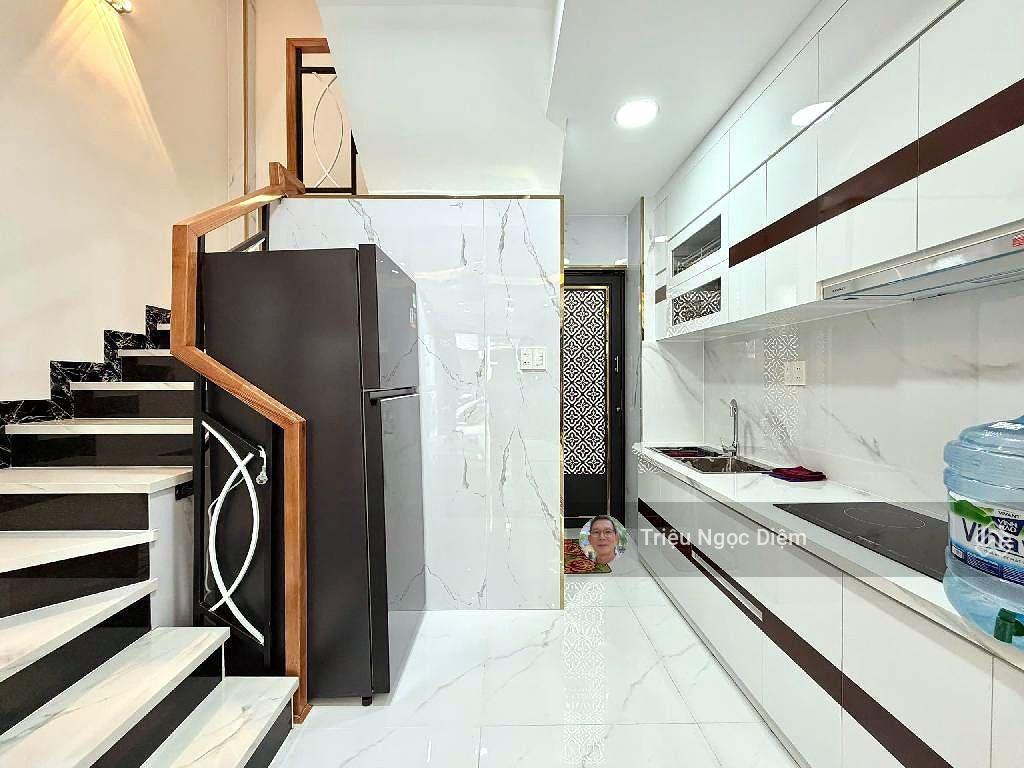 Nhà mới đẹp 5 tầng full nội thất cao cấp tiềm năng ra mặt tiền trần quang diệu q3 cho thuê 30tr/th