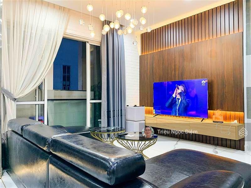 Penthouse duplex central garden q1 140m2 5pn view bitexco giá chỉ 12.6 tỷ ( siêu hiếm )