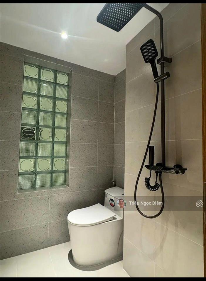 Nhà 5 sao có thang máy riêng từng tầng chỉ 18 tỷ .117m2 ngang 5m nở hậu 6.6m hẻm xe hơi.