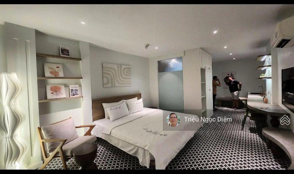 Nhà 5 sao có thang máy riêng từng tầng chỉ 18 tỷ .117m2 ngang 5m nở hậu 6.6m hẻm xe hơi.
