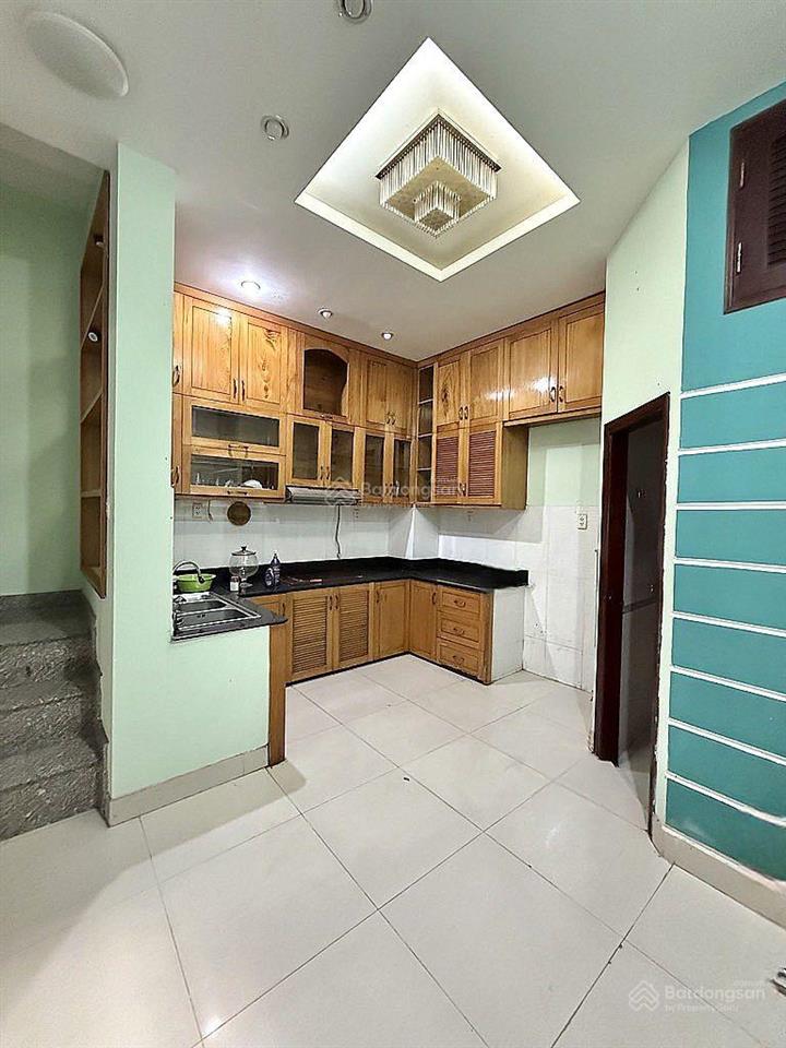 Giảm mạnh 2 tỷ bán nhà mặt tiền hoa lan phú nhuận có hầm ô tô 5 tầng chỉ còn 16.5 tỷ