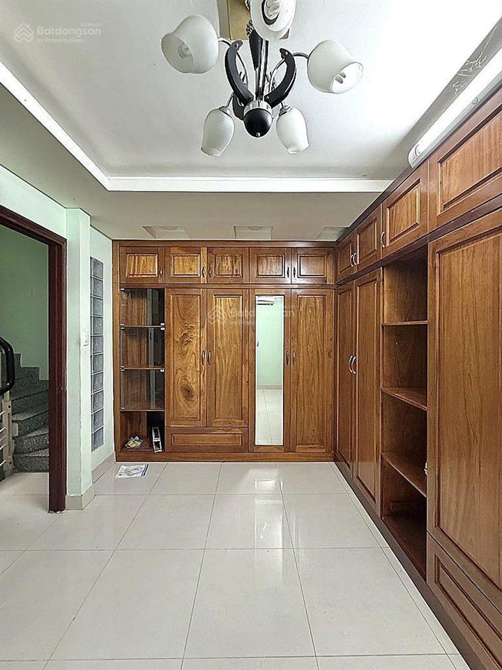 Giảm mạnh 2 tỷ bán nhà mặt tiền hoa lan phú nhuận có hầm ô tô 5 tầng chỉ còn 16.5 tỷ