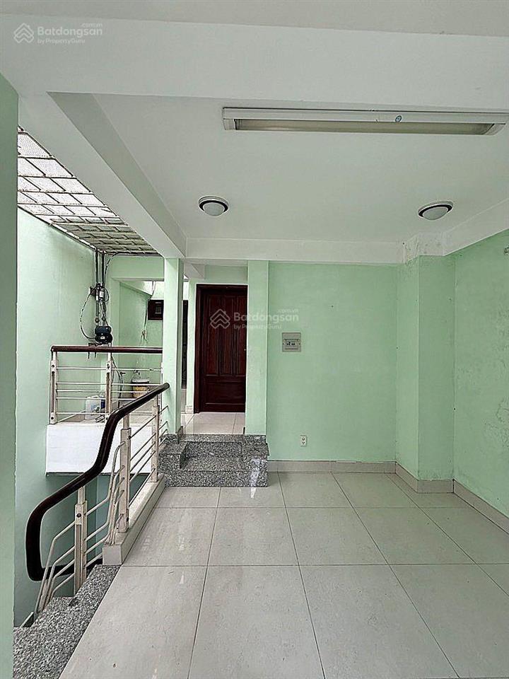 Giảm mạnh 2 tỷ bán nhà mặt tiền hoa lan phú nhuận có hầm ô tô 5 tầng chỉ còn 16.5 tỷ