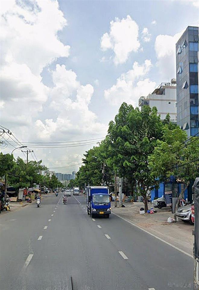 Bán đất mặt tiền quốc lộ 13 308m2 ngang 10.5m nở hậu gần bến xe miền đông chỉ 55 tỷ