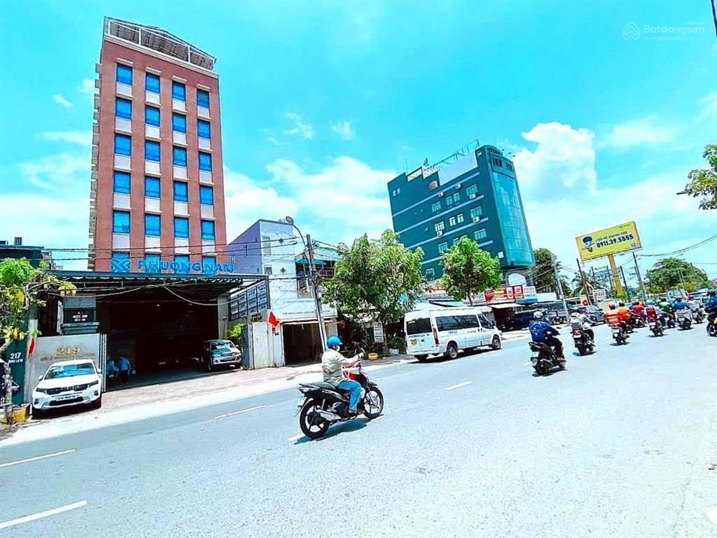 Giảm sâu 1 tỷ nhà 4 tầng hẻm xe tải 7m ngay bến xe miền đông chỉ còn 8.9 tỷ