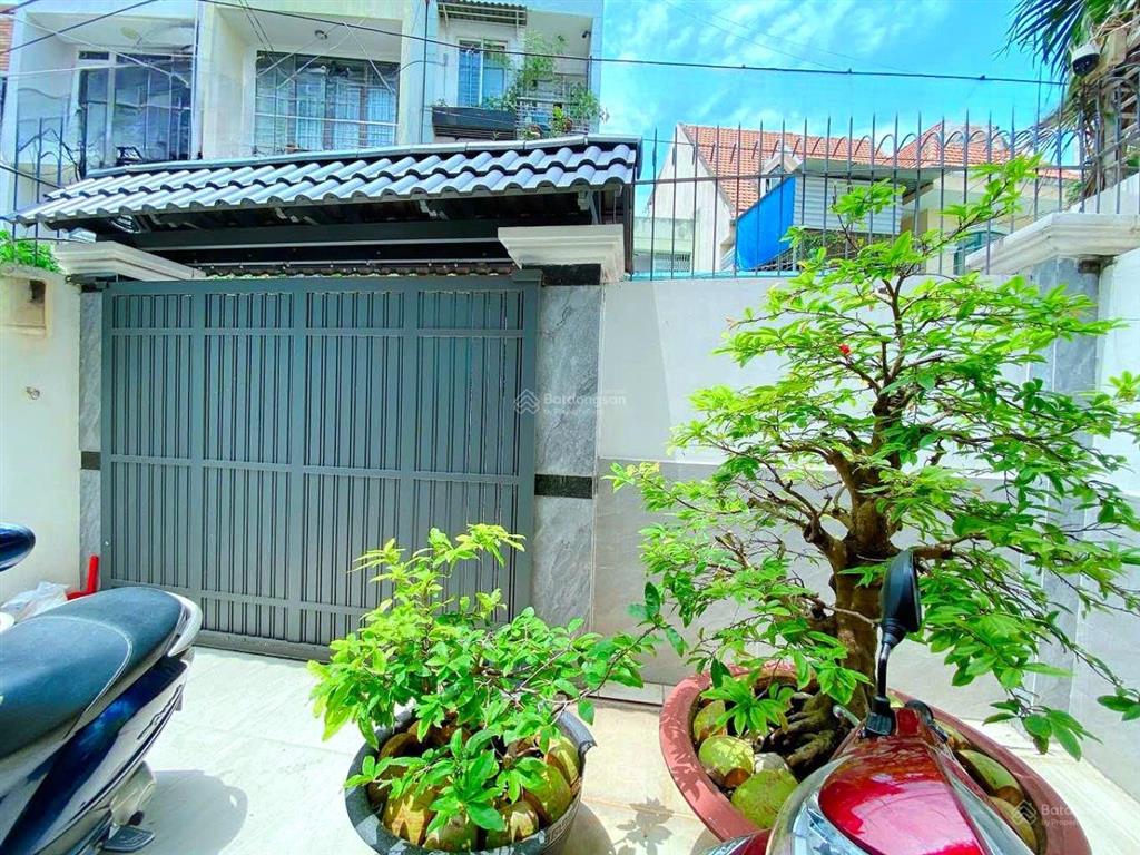 Giảm sâu 1 tỷ nhà 4 tầng hẻm xe tải 7m ngay bến xe miền đông chỉ còn 8.9 tỷ