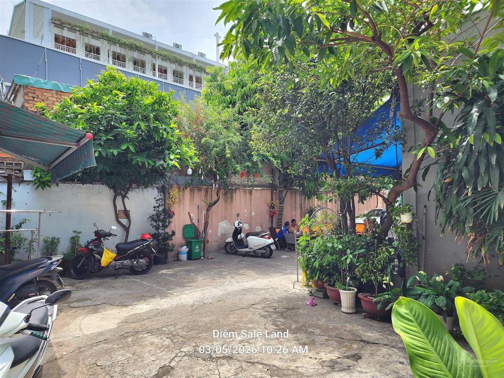 Nhà trung tâm phú nhuận 110m2 . 4 tầng kiên cố nở hậu tài lộc khu nội bộ sát mặt tiền đường .