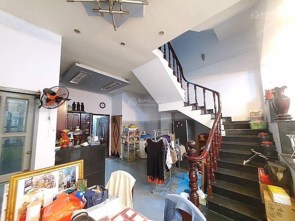 Nhà trung tâm phú nhuận 110m2 . 4 tầng kiên cố nở hậu tài lộc khu nội bộ sát mặt tiền đường .