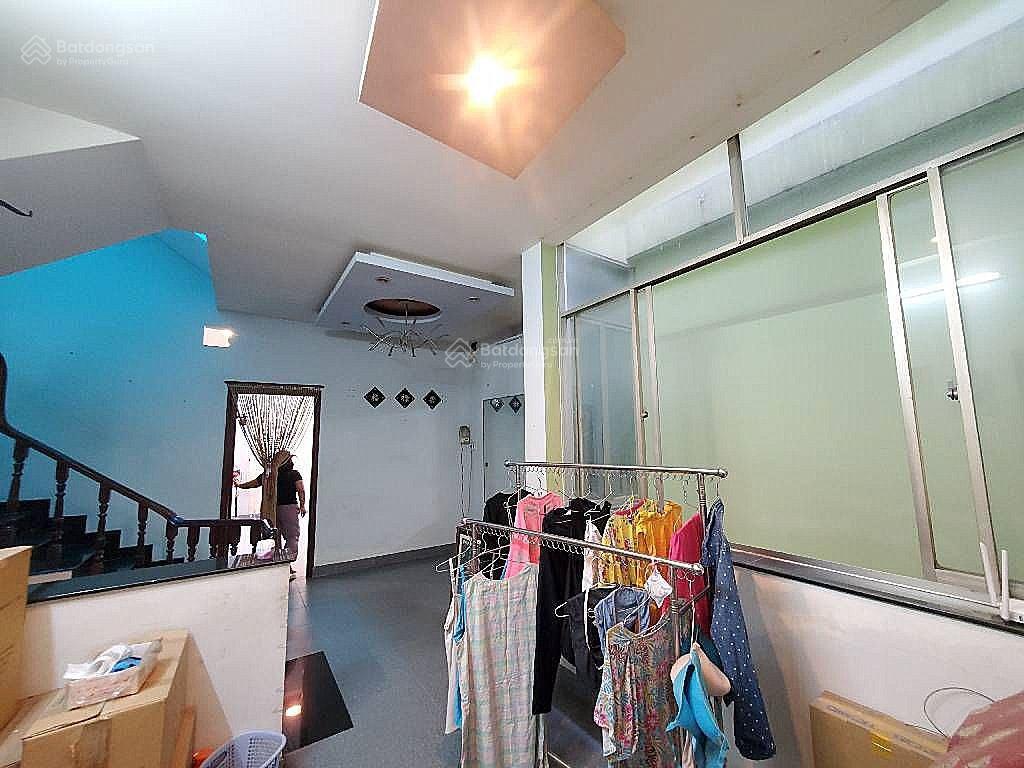 Nhà trung tâm phú nhuận 110m2 . 4 tầng kiên cố nở hậu tài lộc khu nội bộ sát mặt tiền đường .