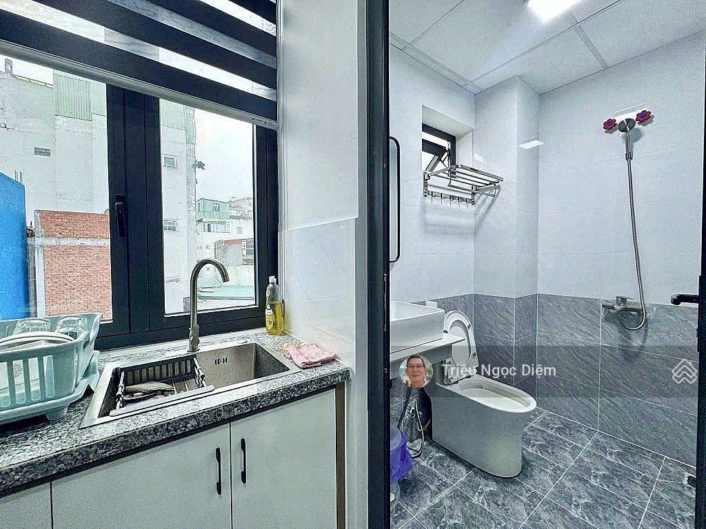 Giảm 1.1 tỷ  chỉ còn 12.5 tỷ siêu phẩm chdv 4 tầng  dòng tiền 45tr/tháng  6pn 7wc  thông khu d