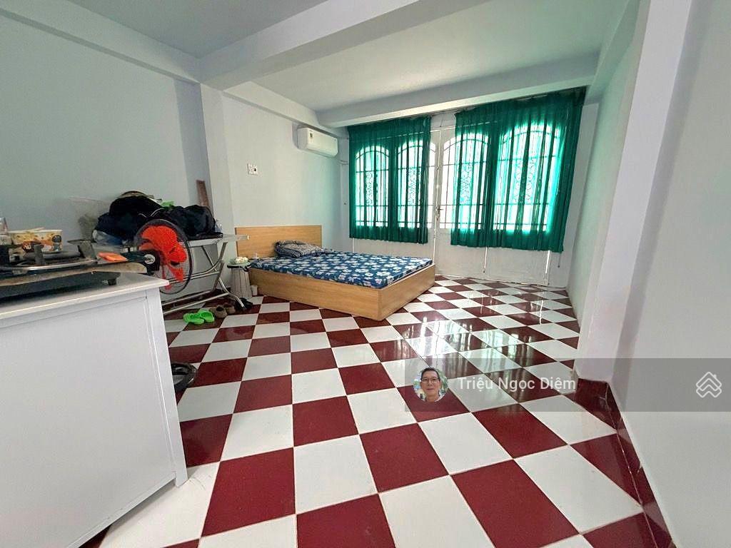 Ngã tư hàng xanh 72m2 4 tầng 8pn sât mặt tiền xô viết nghệ tĩnh giá chỉ 12 tỷ