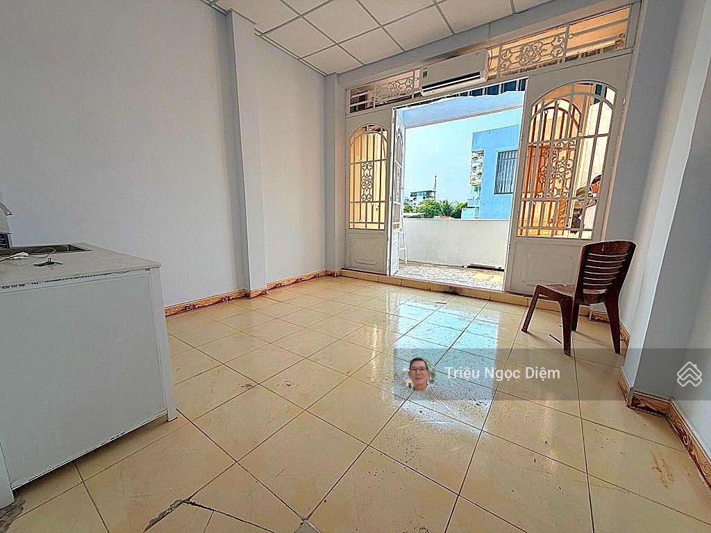 Ngã tư hàng xanh 72m2 4 tầng 8pn sât mặt tiền xô viết nghệ tĩnh giá chỉ 12 tỷ