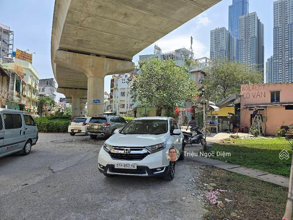 Bán đất cạnh vinhomes central park sát ga metro văn thánh vị trí kinh doanh đỉnh .