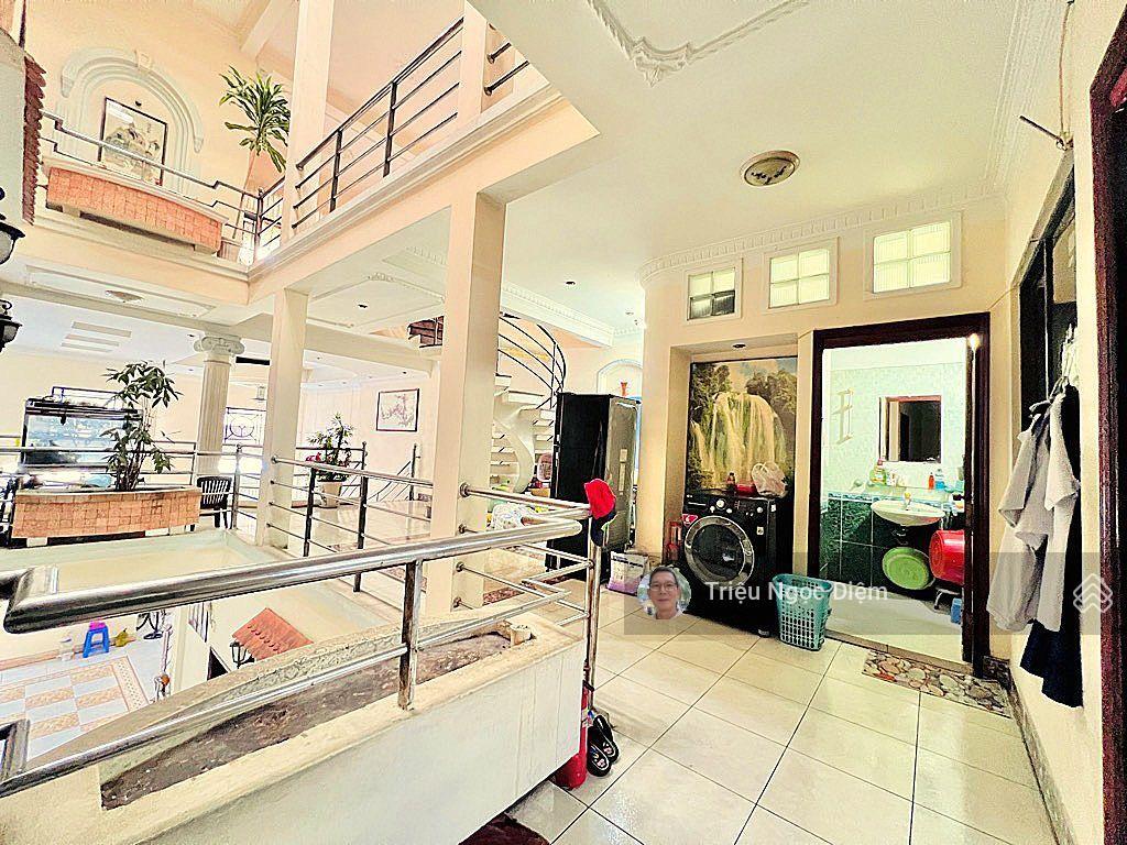 Biệt thự phú nhuận 12x20m 240m2 khu vip phan xích long chỉ 38 tỷ