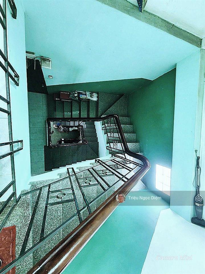 Giảm 1 tỷ còn 11.3 tỷ hxt tiện kinh doanh ngay ngã tư hàng xanh vừa ở vừa khai thác 77m2. 3 tầng.