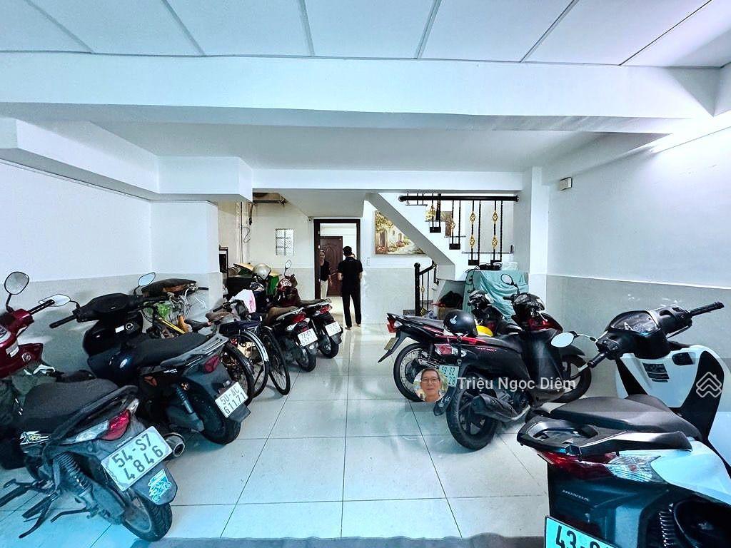 Giá rẻ chdv bạch đằng bình thạnh 82m2 ngang 4.9m . 5 tầng btct 9 chdv dòng tiền sẵn 50 triệu/tháng