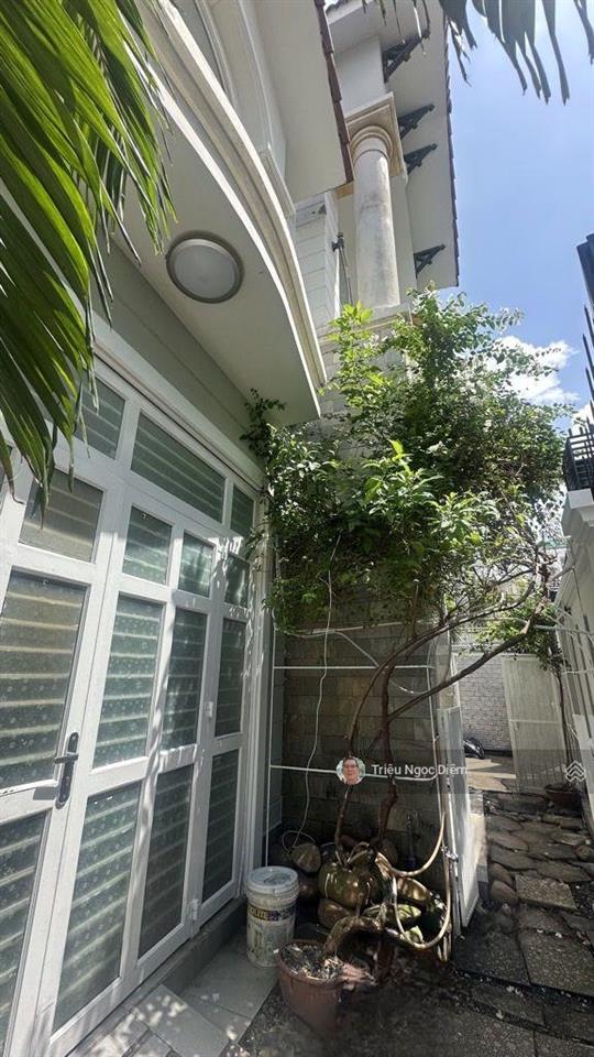 Gấp bán giảm 5 tỷ còn 23.5 tỷ biệt thự đẹp lê trực 393m2 ngang 12.5m. 3 tầng ô tô vào nhà