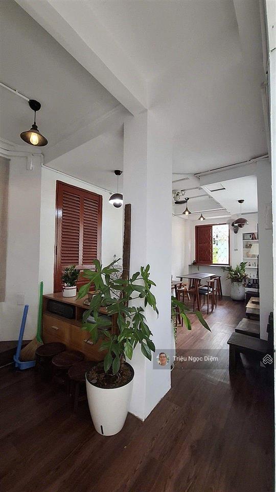 Chỉ 9,4 tỷ sở hữu chdv lô góc lê văn sỹ ngang 5m hiếm 5 tầng dòng tiền sẵn