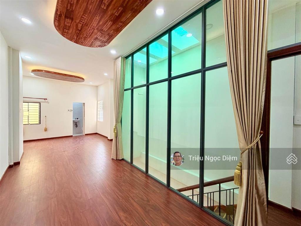 Nhỉnh 6 tỷ sở hữu nhà sát phan xích long 48m hẻm thông đẹp . sổ đẹp.