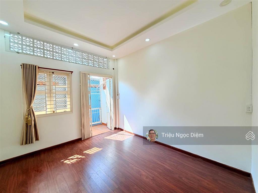 Nhỉnh 6 tỷ sở hữu nhà sát phan xích long 48m hẻm thông đẹp . sổ đẹp.