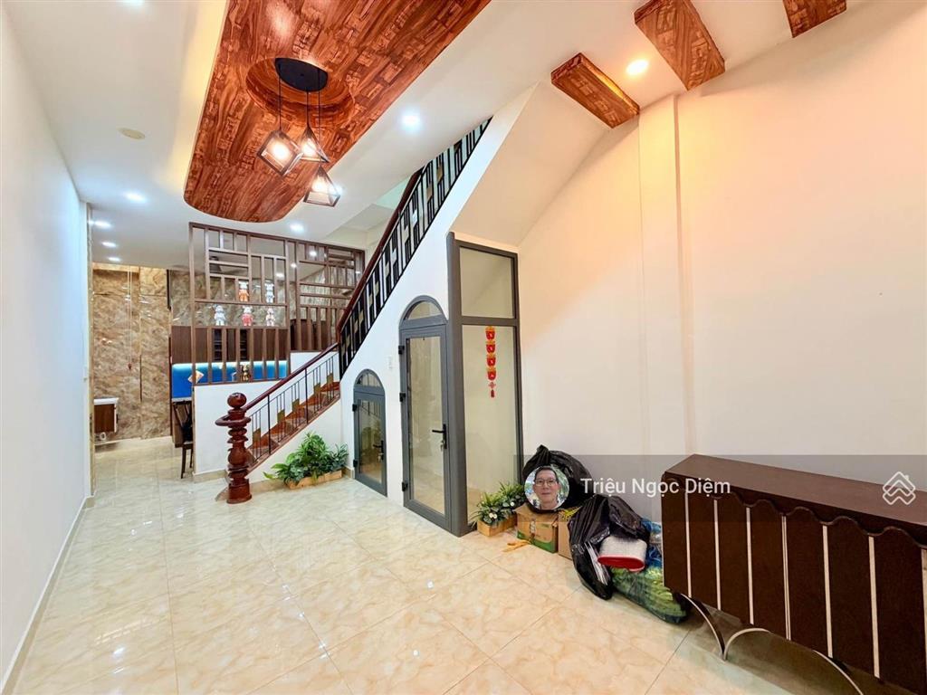 Nhỉnh 6 tỷ sở hữu nhà sát phan xích long 48m hẻm thông đẹp . sổ đẹp.