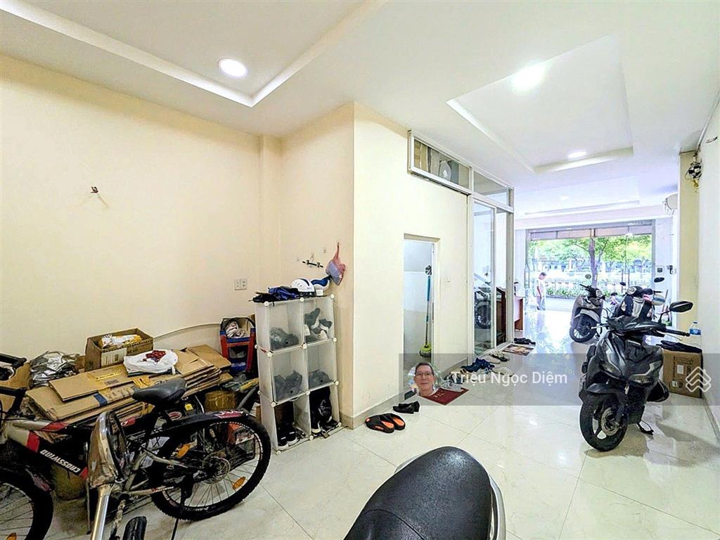 Mtkd trường sa  phú nhuận | 56m2 | 4 tầng btct | vỉa hè rộng | chỉ hơn 20 tỷ