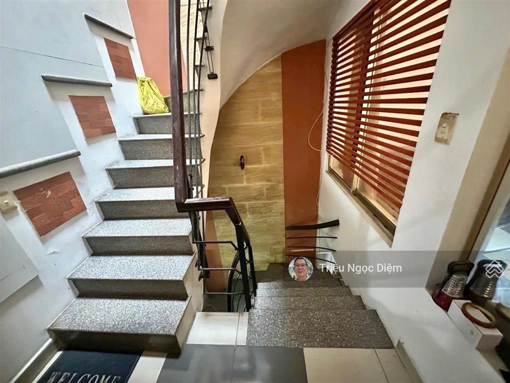 Gấp bán giảm mạnh 1 tỷ điện biên phủ bình thạnh. 93m2. 4 tầng chỉ 9.999 tỷ