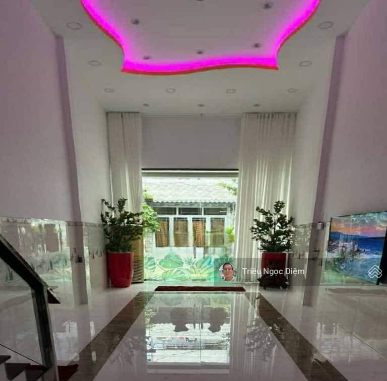 Gấp bán giảm 500 triệu còn 8,7 tỷ nhà đẹp phú mỹ bình thạnh. 70m2. 2 tầng