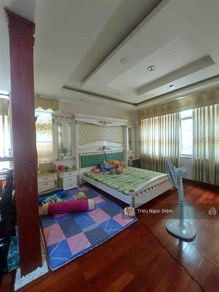 Biệt thự phổ quang  phú nhuận  275m2  4 tầng hầm 4 ô tô  sát sân bay tân sơn nhất