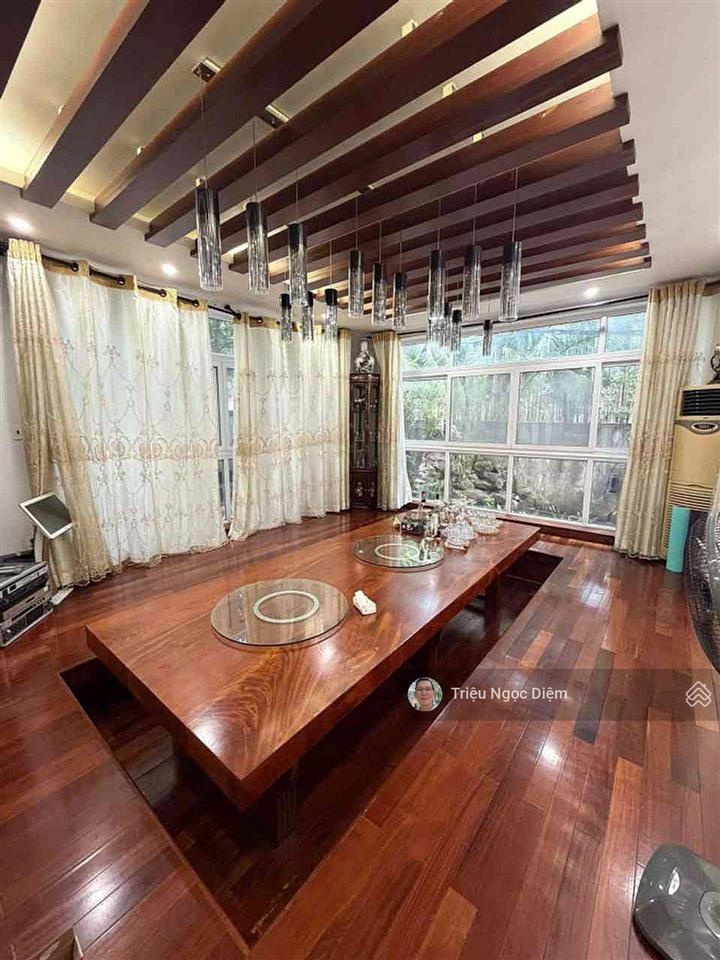 Biệt thự phổ quang  phú nhuận  275m2  4 tầng hầm 4 ô tô  sát sân bay tân sơn nhất