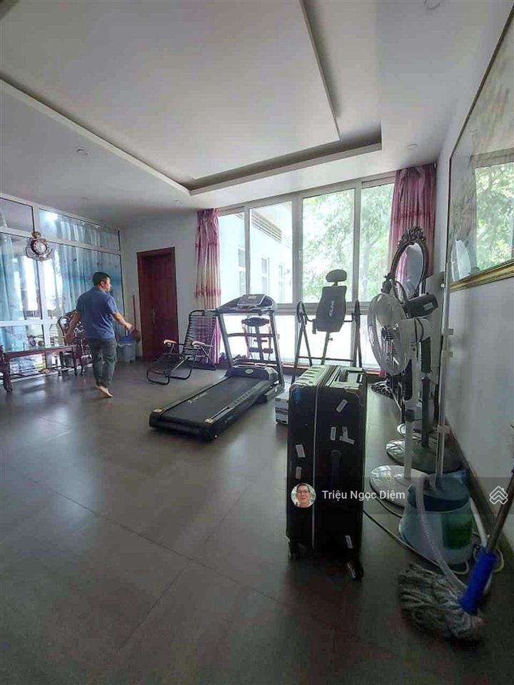 Biệt thự phổ quang  phú nhuận  275m2  4 tầng hầm 4 ô tô  sát sân bay tân sơn nhất