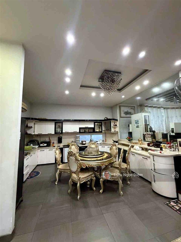 Biệt thự phổ quang  phú nhuận  275m2  4 tầng hầm 4 ô tô  sát sân bay tân sơn nhất