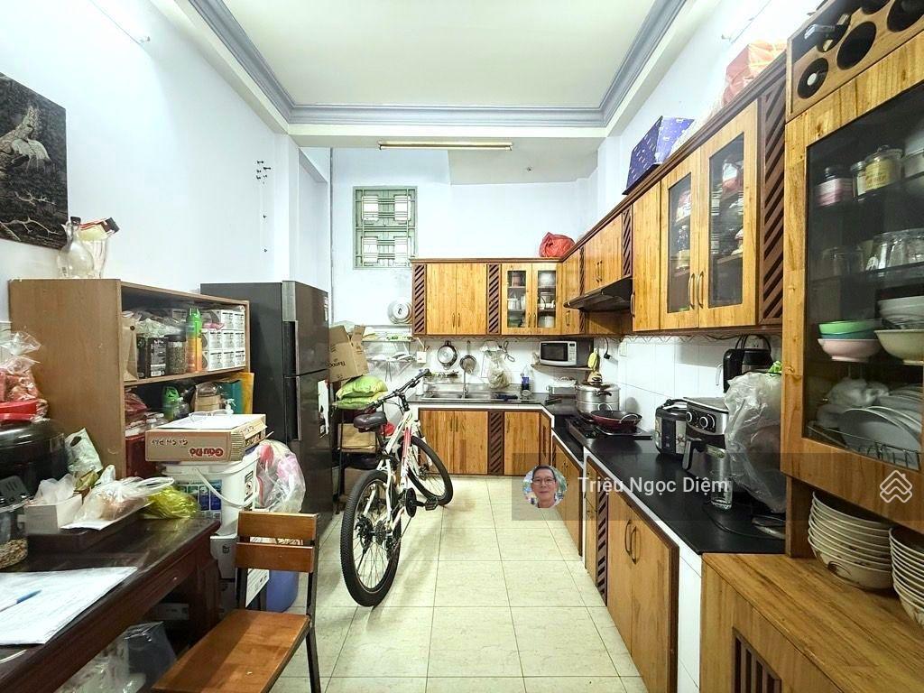 Giảm sốc 500 triệu chỉ 9.999 tỷ . hxh trải nhựa nguyễn công hoan, sát phan xích long. phú nhuận.