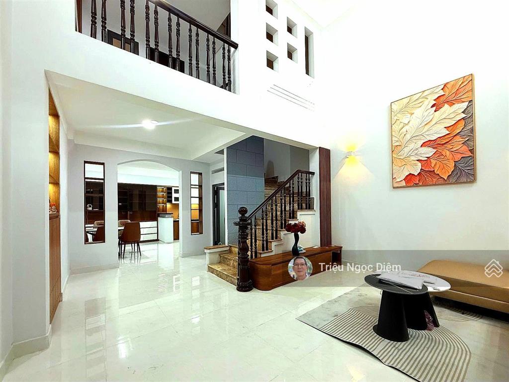 Hiếm khu hồ biểu chánh hxh đỗ cửa. 52m² ngang 5m nhà 4 tầng mới đẹp full nội thất cao cấp.