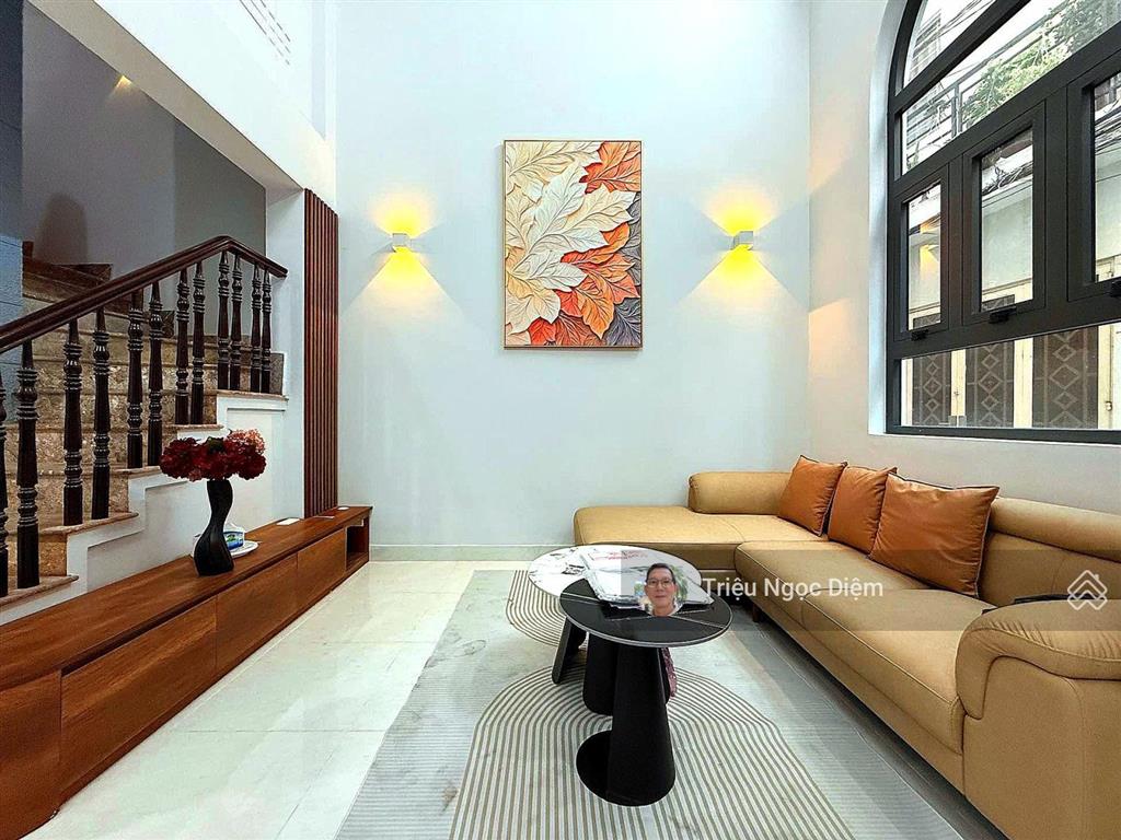 Hiếm khu hồ biểu chánh hxh đỗ cửa. 52m² ngang 5m nhà 4 tầng mới đẹp full nội thất cao cấp.